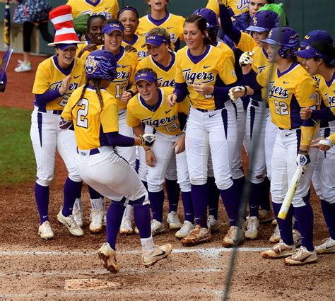 Lsu softball game - May 22, 2023 · LSU softball handed first loss of regional, setting up Game 7 vs. Louisiana on Sunday night. LSU lost its first game of the regional on Sunday afternoon, dropping one 7-4 to Louisiana. Louisiana plated one against LSU starter Ali Kilponen in the first, but the LSU offense found a response. Karli Petty blasted one over the center field fence and ...